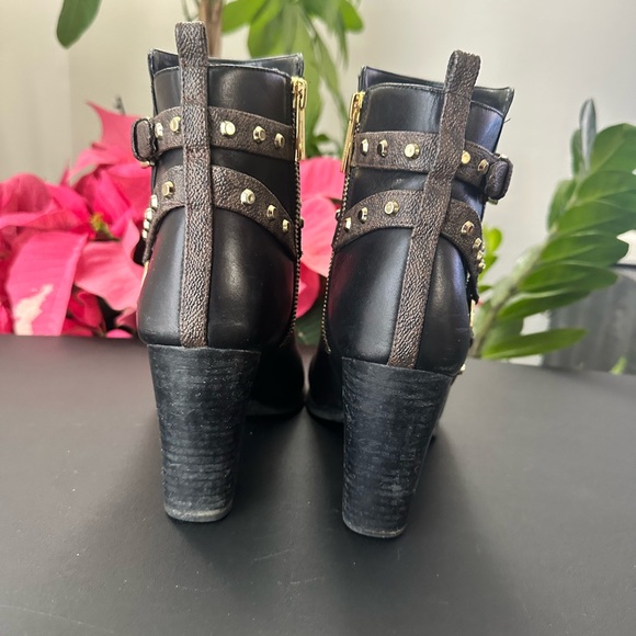 Michael Kors Women's Preston Studded Leather Ankle Boot, Size 8 - Picture 4 of 5